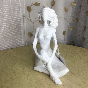 Minimalist Abstract Art Woman Statue